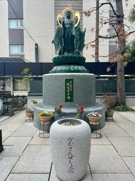 大龍寺の{uncategorized: "未分類", other: "その他", undefined: "問題あり", building: "その他建物", grave: "お墓", sacred_gate: "鳥居", guardian: "狛犬", statue: "像", buddha: "仏像", history: "歴史", nature: "自然", garden: "庭園", animal: "動物", pagoda: "塔", temizu: "手水舎", mountain_gate: "山門・神門", sanctuary: "本殿・本堂", subordinate: "末社・摂社", art: "芸術", scenery: "景色", jizo: "地蔵", ema: "絵馬", goshuin: "御朱印", omikuji: "おみくじ", items: "授与品その他", amulet: "お守り", goshuincho: "御朱印帳", eats: "食事", festival: "お祭り", votive_dance: "神楽", shichigosan: "七五三参", wedding: "結婚式", experience: "体験その他", initially: "初詣", around: "周辺", anti_infection: "感染症対策"}