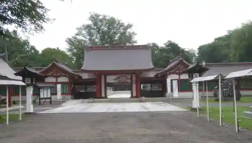 北海道護國神社の山門・神門