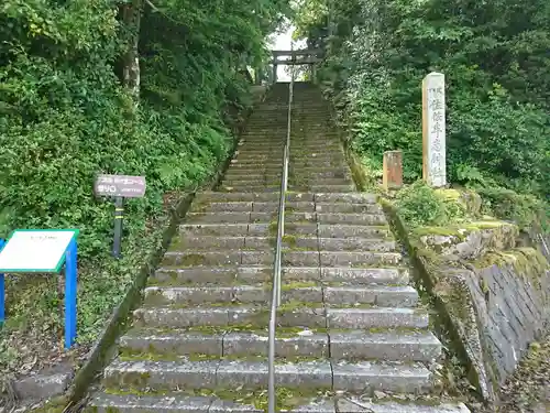 佐々牟志神社の建物その他