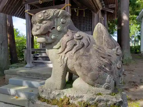 諏訪神社の狛犬