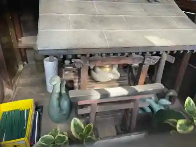 弁天社の{uncategorized: "未分類", other: "その他", undefined: "問題あり", building: "その他建物", grave: "お墓", sacred_gate: "鳥居", guardian: "狛犬", statue: "像", buddha: "仏像", history: "歴史", nature: "自然", garden: "庭園", animal: "動物", pagoda: "塔", temizu: "手水舎", mountain_gate: "山門・神門", sanctuary: "本殿・本堂", subordinate: "末社・摂社", art: "芸術", scenery: "景色", jizo: "地蔵", ema: "絵馬", goshuin: "御朱印", omikuji: "おみくじ", items: "授与品その他", amulet: "お守り", goshuincho: "御朱印帳", eats: "食事", festival: "お祭り", votive_dance: "神楽", shichigosan: "七五三参", wedding: "結婚式", experience: "体験その他", initially: "初詣", around: "周辺", anti_infection: "感染症対策"}