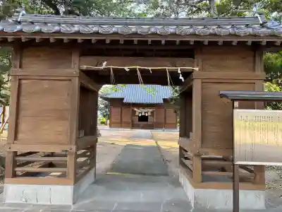 熊野神社の{uncategorized: "未分類", other: "その他", undefined: "問題あり", building: "その他建物", grave: "お墓", sacred_gate: "鳥居", guardian: "狛犬", statue: "像", buddha: "仏像", history: "歴史", nature: "自然", garden: "庭園", animal: "動物", pagoda: "塔", temizu: "手水舎", mountain_gate: "山門・神門", sanctuary: "本殿・本堂", subordinate: "末社・摂社", art: "芸術", scenery: "景色", jizo: "地蔵", ema: "絵馬", goshuin: "御朱印", omikuji: "おみくじ", items: "授与品その他", amulet: "お守り", goshuincho: "御朱印帳", eats: "食事", festival: "お祭り", votive_dance: "神楽", shichigosan: "七五三参", wedding: "結婚式", experience: "体験その他", initially: "初詣", around: "周辺", anti_infection: "感染症対策"}