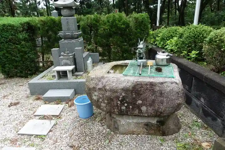 楠公寺の手水舎