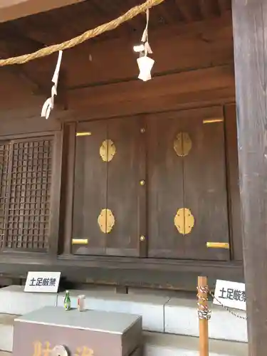 足立神社の本殿・本堂