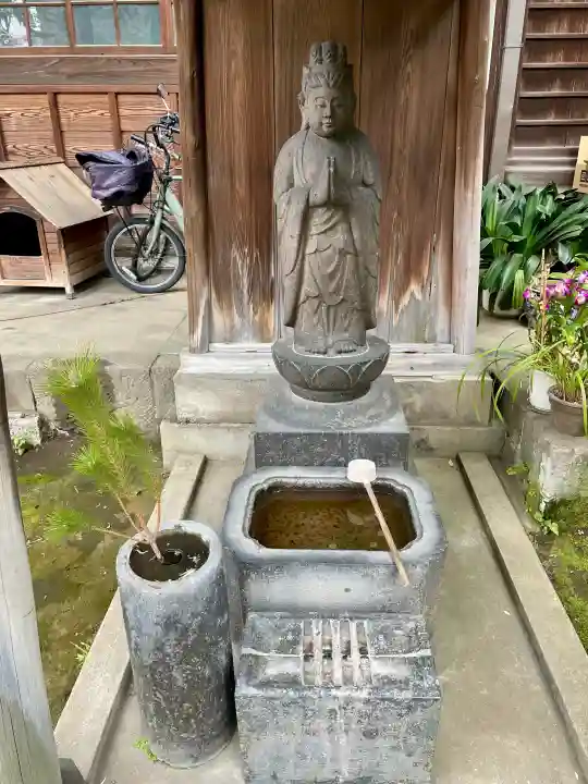 信行寺の{uncategorized: "未分類", other: "その他", undefined: "問題あり", building: "その他建物", grave: "お墓", sacred_gate: "鳥居", guardian: "狛犬", statue: "像", buddha: "仏像", history: "歴史", nature: "自然", garden: "庭園", animal: "動物", pagoda: "塔", temizu: "手水舎", mountain_gate: "山門・神門", sanctuary: "本殿・本堂", subordinate: "末社・摂社", art: "芸術", scenery: "景色", jizo: "地蔵", ema: "絵馬", goshuin: "御朱印", omikuji: "おみくじ", items: "授与品その他", amulet: "お守り", goshuincho: "御朱印帳", eats: "食事", festival: "お祭り", votive_dance: "神楽", shichigosan: "七五三参", wedding: "結婚式", experience: "体験その他", initially: "初詣", around: "周辺", anti_infection: "感染症対策"}