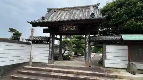 徳源寺の山門