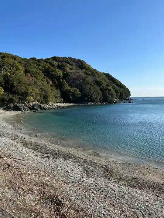 伊射波神社の{uncategorized: "未分類", other: "その他", undefined: "問題あり", building: "その他建物", grave: "お墓", sacred_gate: "鳥居", guardian: "狛犬", statue: "像", buddha: "仏像", history: "歴史", nature: "自然", garden: "庭園", animal: "動物", pagoda: "塔", temizu: "手水舎", mountain_gate: "山門・神門", sanctuary: "本殿・本堂", subordinate: "末社・摂社", art: "芸術", scenery: "景色", jizo: "地蔵", ema: "絵馬", goshuin: "御朱印", omikuji: "おみくじ", items: "授与品その他", amulet: "お守り", goshuincho: "御朱印帳", eats: "食事", festival: "お祭り", votive_dance: "神楽", shichigosan: "七五三参", wedding: "結婚式", experience: "体験その他", initially: "初詣", around: "周辺", anti_infection: "感染症対策"}