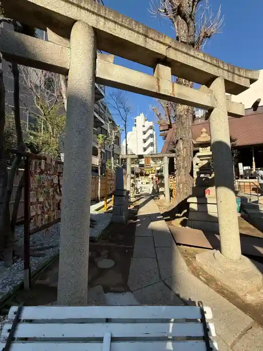 気象神社の{uncategorized: "未分類", other: "その他", undefined: "問題あり", building: "その他建物", grave: "お墓", sacred_gate: "鳥居", guardian: "狛犬", statue: "像", buddha: "仏像", history: "歴史", nature: "自然", garden: "庭園", animal: "動物", pagoda: "塔", temizu: "手水舎", mountain_gate: "山門・神門", sanctuary: "本殿・本堂", subordinate: "末社・摂社", art: "芸術", scenery: "景色", jizo: "地蔵", ema: "絵馬", goshuin: "御朱印", omikuji: "おみくじ", items: "授与品その他", amulet: "お守り", goshuincho: "御朱印帳", eats: "食事", festival: "お祭り", votive_dance: "神楽", shichigosan: "七五三参", wedding: "結婚式", experience: "体験その他", initially: "初詣", around: "周辺", anti_infection: "感染症対策"}