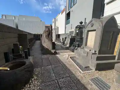 回向院の{uncategorized: "未分類", other: "その他", undefined: "問題あり", building: "その他建物", grave: "お墓", sacred_gate: "鳥居", guardian: "狛犬", statue: "像", buddha: "仏像", history: "歴史", nature: "自然", garden: "庭園", animal: "動物", pagoda: "塔", temizu: "手水舎", mountain_gate: "山門・神門", sanctuary: "本殿・本堂", subordinate: "末社・摂社", art: "芸術", scenery: "景色", jizo: "地蔵", ema: "絵馬", goshuin: "御朱印", omikuji: "おみくじ", items: "授与品その他", amulet: "お守り", goshuincho: "御朱印帳", eats: "食事", festival: "お祭り", votive_dance: "神楽", shichigosan: "七五三参", wedding: "結婚式", experience: "体験その他", initially: "初詣", around: "周辺", anti_infection: "感染症対策"}