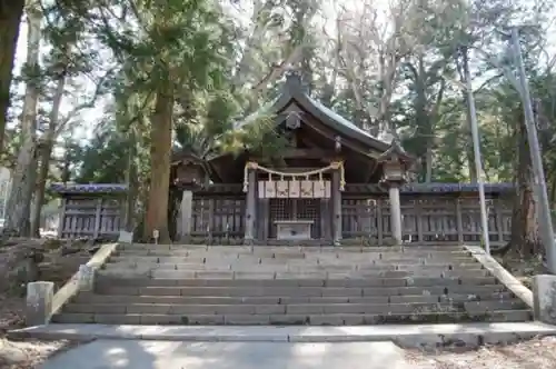 諏訪大社上社前宮の本殿・本堂