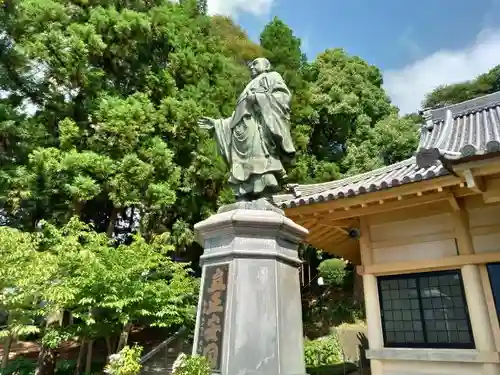 実相寺の像