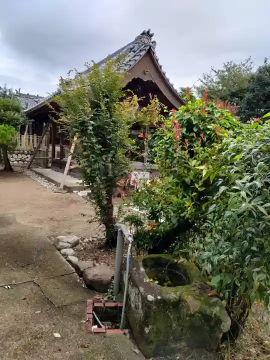萩園神社の手水舎