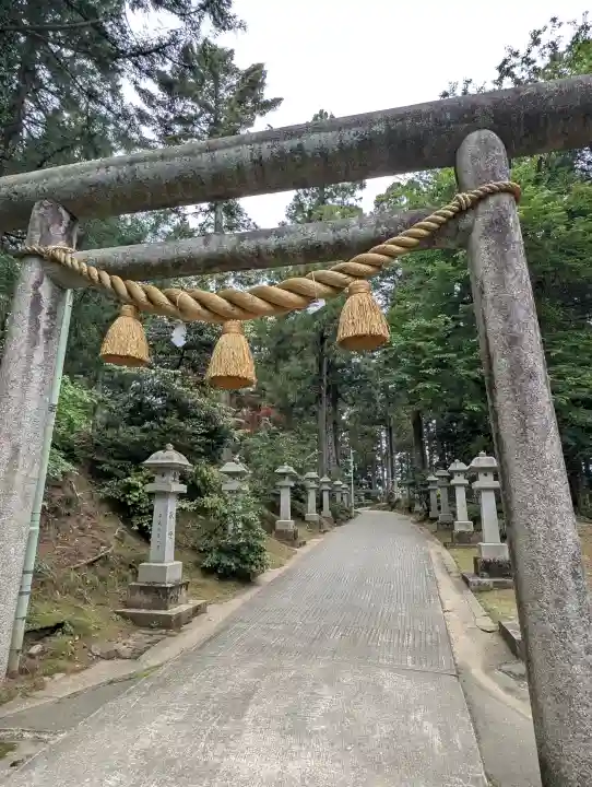 気多神社の{uncategorized: "未分類", other: "その他", undefined: "問題あり", building: "その他建物", grave: "お墓", sacred_gate: "鳥居", guardian: "狛犬", statue: "像", buddha: "仏像", history: "歴史", nature: "自然", garden: "庭園", animal: "動物", pagoda: "塔", temizu: "手水舎", mountain_gate: "山門・神門", sanctuary: "本殿・本堂", subordinate: "末社・摂社", art: "芸術", scenery: "景色", jizo: "地蔵", ema: "絵馬", goshuin: "御朱印", omikuji: "おみくじ", items: "授与品その他", amulet: "お守り", goshuincho: "御朱印帳", eats: "食事", festival: "お祭り", votive_dance: "神楽", shichigosan: "七五三参", wedding: "結婚式", experience: "体験その他", initially: "初詣", around: "周辺", anti_infection: "感染症対策"}