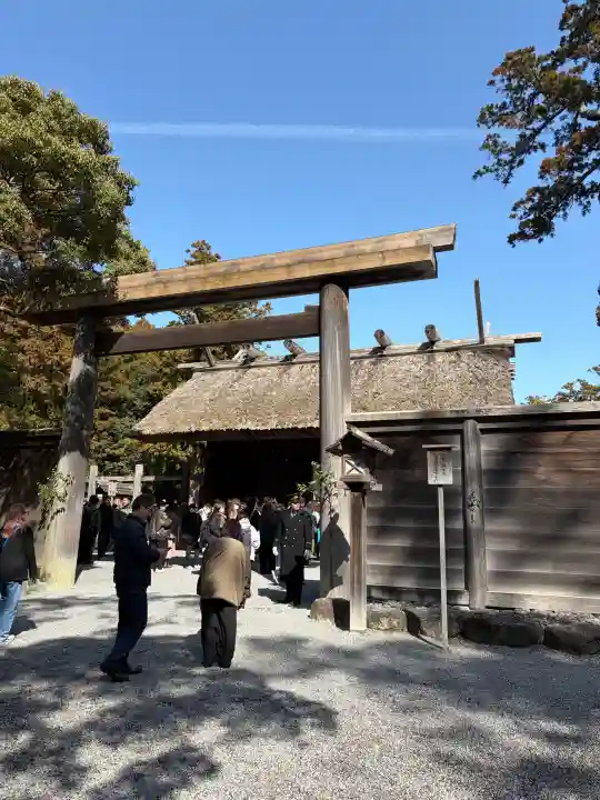 伊勢神宮外宮(豊受大神宮)の{uncategorized: "未分類", other: "その他", undefined: "問題あり", building: "その他建物", grave: "お墓", sacred_gate: "鳥居", guardian: "狛犬", statue: "像", buddha: "仏像", history: "歴史", nature: "自然", garden: "庭園", animal: "動物", pagoda: "塔", temizu: "手水舎", mountain_gate: "山門・神門", sanctuary: "本殿・本堂", subordinate: "末社・摂社", art: "芸術", scenery: "景色", jizo: "地蔵", ema: "絵馬", goshuin: "御朱印", omikuji: "おみくじ", items: "授与品その他", amulet: "お守り", goshuincho: "御朱印帳", eats: "食事", festival: "お祭り", votive_dance: "神楽", shichigosan: "七五三参", wedding: "結婚式", experience: "体験その他", initially: "初詣", around: "周辺", anti_infection: "感染症対策"}