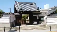 伝長寺の山門