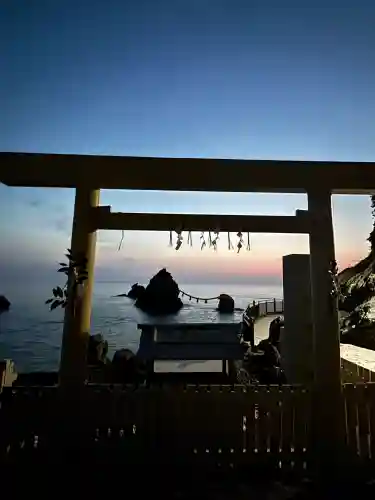 二見興玉神社の{uncategorized: "未分類", other: "その他", undefined: "問題あり", building: "その他建物", grave: "お墓", sacred_gate: "鳥居", guardian: "狛犬", statue: "像", buddha: "仏像", history: "歴史", nature: "自然", garden: "庭園", animal: "動物", pagoda: "塔", temizu: "手水舎", mountain_gate: "山門・神門", sanctuary: "本殿・本堂", subordinate: "末社・摂社", art: "芸術", scenery: "景色", jizo: "地蔵", ema: "絵馬", goshuin: "御朱印", omikuji: "おみくじ", items: "授与品その他", amulet: "お守り", goshuincho: "御朱印帳", eats: "食事", festival: "お祭り", votive_dance: "神楽", shichigosan: "七五三参", wedding: "結婚式", experience: "体験その他", initially: "初詣", around: "周辺", anti_infection: "感染症対策"}