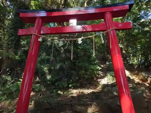 伊豆山神社 本宮社の鳥居