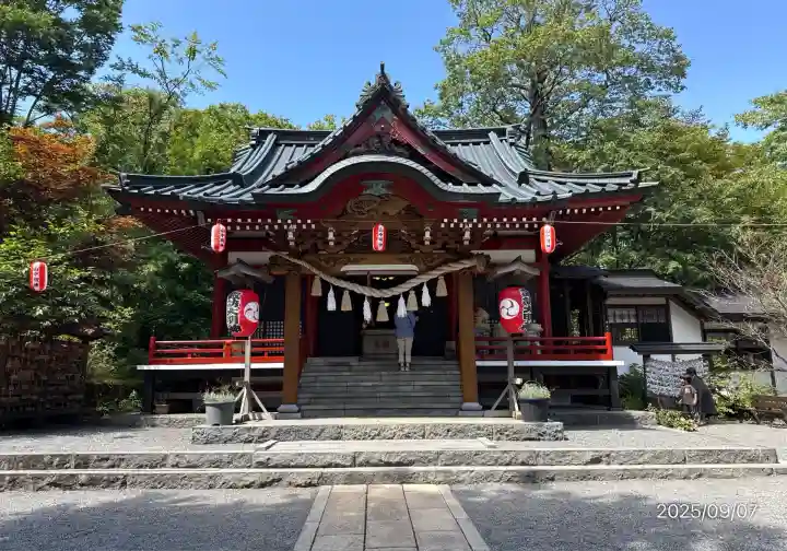 山中諏訪神社(山梨県)