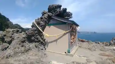 石室神社の末社・摂社