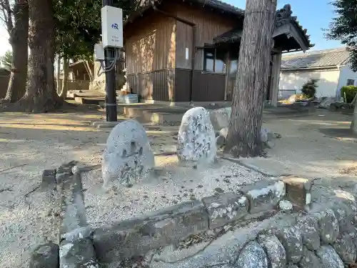 八雲神社（西肥留町）の{uncategorized: "未分類", other: "その他", undefined: "問題あり", building: "その他建物", grave: "お墓", sacred_gate: "鳥居", guardian: "狛犬", statue: "像", buddha: "仏像", history: "歴史", nature: "自然", garden: "庭園", animal: "動物", pagoda: "塔", temizu: "手水舎", mountain_gate: "山門・神門", sanctuary: "本殿・本堂", subordinate: "末社・摂社", art: "芸術", scenery: "景色", jizo: "地蔵", ema: "絵馬", goshuin: "御朱印", omikuji: "おみくじ", items: "授与品その他", amulet: "お守り", goshuincho: "御朱印帳", eats: "食事", festival: "お祭り", votive_dance: "神楽", shichigosan: "七五三参", wedding: "結婚式", experience: "体験その他", initially: "初詣", around: "周辺", anti_infection: "感染症対策"}
