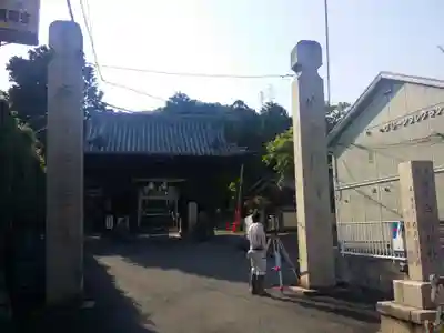 白國神社の山門・神門