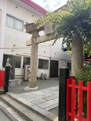 綱敷天満宮の{uncategorized: "未分類", other: "その他", undefined: "問題あり", building: "その他建物", grave: "お墓", sacred_gate: "鳥居", guardian: "狛犬", statue: "像", buddha: "仏像", history: "歴史", nature: "自然", garden: "庭園", animal: "動物", pagoda: "塔", temizu: "手水舎", mountain_gate: "山門・神門", sanctuary: "本殿・本堂", subordinate: "末社・摂社", art: "芸術", scenery: "景色", jizo: "地蔵", ema: "絵馬", goshuin: "御朱印", omikuji: "おみくじ", items: "授与品その他", amulet: "お守り", goshuincho: "御朱印帳", eats: "食事", festival: "お祭り", votive_dance: "神楽", shichigosan: "七五三参", wedding: "結婚式", experience: "体験その他", initially: "初詣", around: "周辺", anti_infection: "感染症対策"}