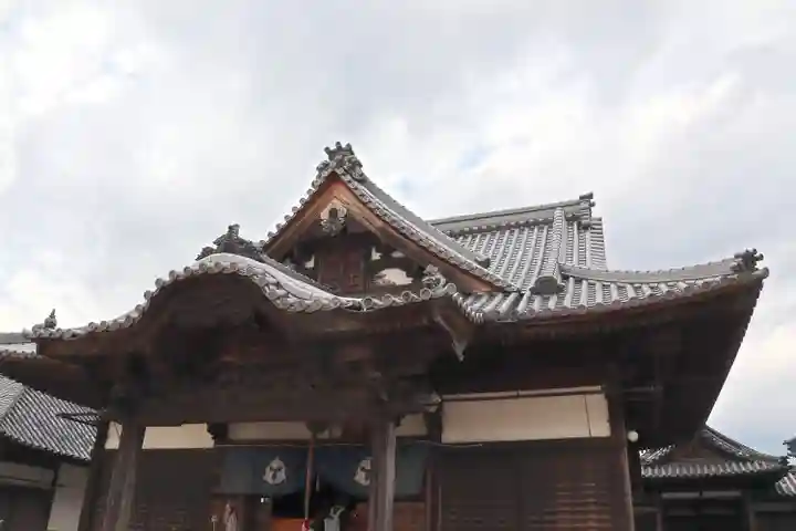 長尾寺の本殿・本堂