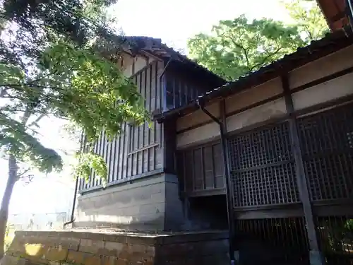 楢本神社の本殿