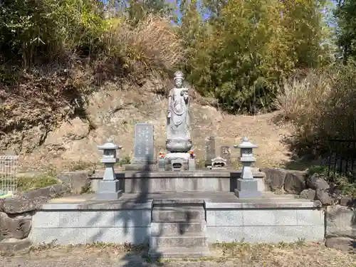 山神社の仏像