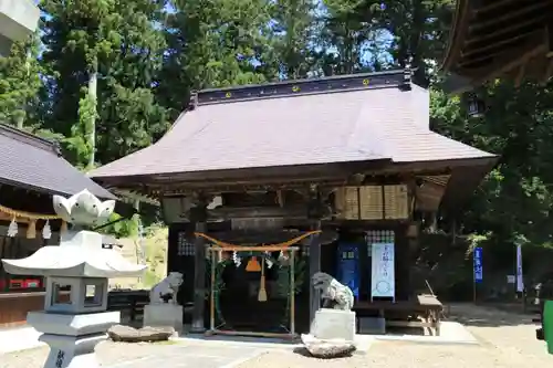 長屋神社の本殿・本堂