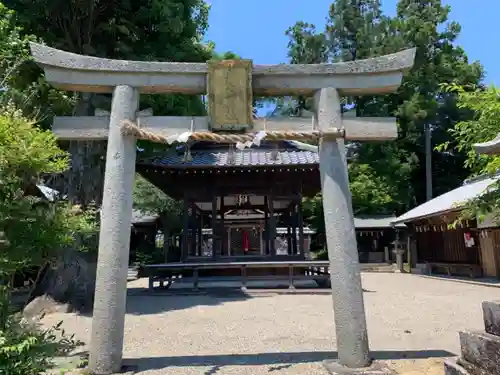 建藤神社の鳥居