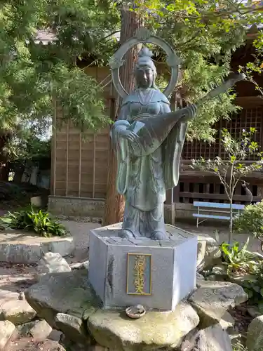 金泉寺の像