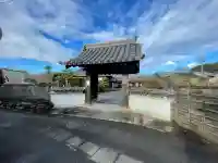 献忠寺の{uncategorized: "未分類", other: "その他", undefined: "問題あり", building: "その他建物", grave: "お墓", sacred_gate: "鳥居", guardian: "狛犬", statue: "像", buddha: "仏像", history: "歴史", nature: "自然", garden: "庭園", animal: "動物", pagoda: "塔", temizu: "手水舎", mountain_gate: "山門・神門", sanctuary: "本殿・本堂", subordinate: "末社・摂社", art: "芸術", scenery: "景色", jizo: "地蔵", ema: "絵馬", goshuin: "御朱印", omikuji: "おみくじ", items: "授与品その他", amulet: "お守り", goshuincho: "御朱印帳", eats: "食事", festival: "お祭り", votive_dance: "神楽", shichigosan: "七五三参", wedding: "結婚式", experience: "体験その他", initially: "初詣", around: "周辺", anti_infection: "感染症対策"}