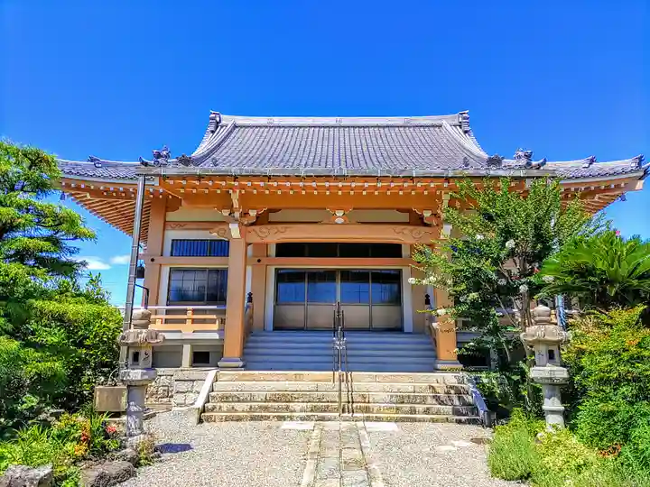 覚了寺の本殿・本堂