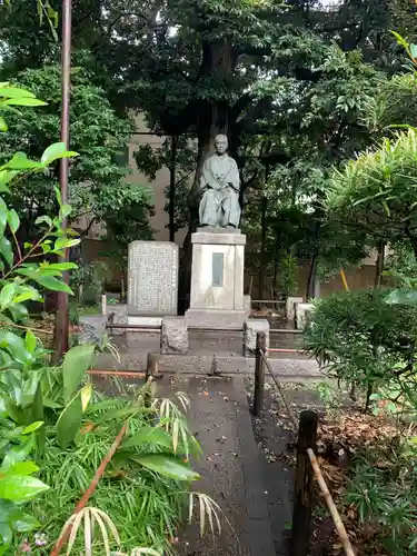 自由が丘熊野神社の像