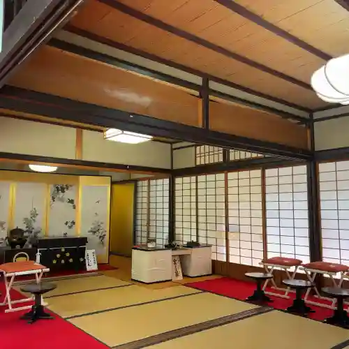 興聖寺の{uncategorized: "未分類", other: "その他", undefined: "問題あり", building: "その他建物", grave: "お墓", sacred_gate: "鳥居", guardian: "狛犬", statue: "像", buddha: "仏像", history: "歴史", nature: "自然", garden: "庭園", animal: "動物", pagoda: "塔", temizu: "手水舎", mountain_gate: "山門・神門", sanctuary: "本殿・本堂", subordinate: "末社・摂社", art: "芸術", scenery: "景色", jizo: "地蔵", ema: "絵馬", goshuin: "御朱印", omikuji: "おみくじ", items: "授与品その他", amulet: "お守り", goshuincho: "御朱印帳", eats: "食事", festival: "お祭り", votive_dance: "神楽", shichigosan: "七五三参", wedding: "結婚式", experience: "体験その他", initially: "初詣", around: "周辺", anti_infection: "感染症対策"}