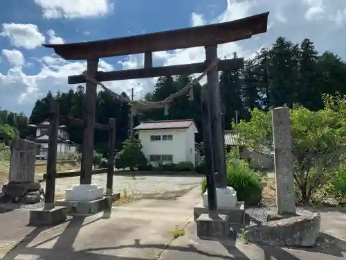 仁井田神社の鳥居