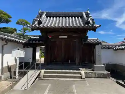 威徳院の山門・神門