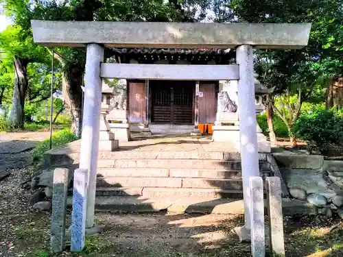 雷社・須佐之男社の鳥居