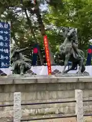 川中島古戦場八幡社の像