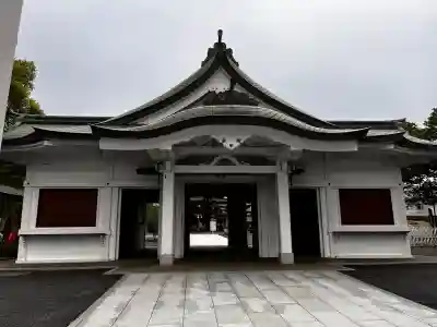 諏訪神社の{uncategorized: "未分類", other: "その他", undefined: "問題あり", building: "その他建物", grave: "お墓", sacred_gate: "鳥居", guardian: "狛犬", statue: "像", buddha: "仏像", history: "歴史", nature: "自然", garden: "庭園", animal: "動物", pagoda: "塔", temizu: "手水舎", mountain_gate: "山門・神門", sanctuary: "本殿・本堂", subordinate: "末社・摂社", art: "芸術", scenery: "景色", jizo: "地蔵", ema: "絵馬", goshuin: "御朱印", omikuji: "おみくじ", items: "授与品その他", amulet: "お守り", goshuincho: "御朱印帳", eats: "食事", festival: "お祭り", votive_dance: "神楽", shichigosan: "七五三参", wedding: "結婚式", experience: "体験その他", initially: "初詣", around: "周辺", anti_infection: "感染症対策"}