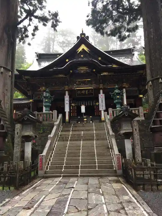 三峯神社の本殿・本堂