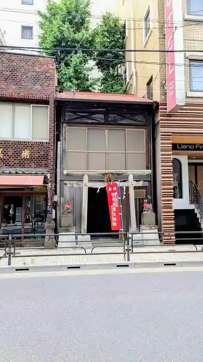 箭弓稲荷神社の鳥居