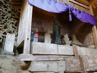 秩父札所三十二番　法性寺の仏像