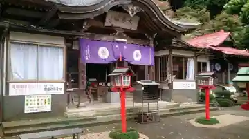 明石寺の本殿・本堂