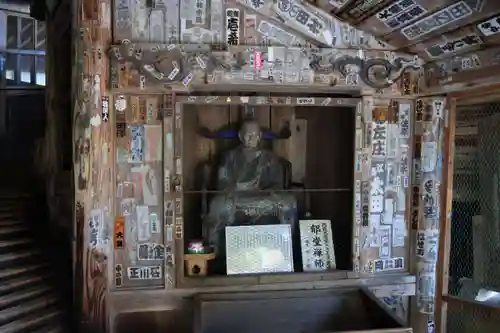 円通三匝堂（さざえ堂）の本殿・本堂