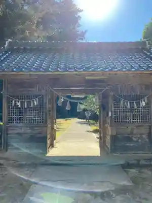 粟鹿神社の{uncategorized: "未分類", other: "その他", undefined: "問題あり", building: "その他建物", grave: "お墓", sacred_gate: "鳥居", guardian: "狛犬", statue: "像", buddha: "仏像", history: "歴史", nature: "自然", garden: "庭園", animal: "動物", pagoda: "塔", temizu: "手水舎", mountain_gate: "山門・神門", sanctuary: "本殿・本堂", subordinate: "末社・摂社", art: "芸術", scenery: "景色", jizo: "地蔵", ema: "絵馬", goshuin: "御朱印", omikuji: "おみくじ", items: "授与品その他", amulet: "お守り", goshuincho: "御朱印帳", eats: "食事", festival: "お祭り", votive_dance: "神楽", shichigosan: "七五三参", wedding: "結婚式", experience: "体験その他", initially: "初詣", around: "周辺", anti_infection: "感染症対策"}