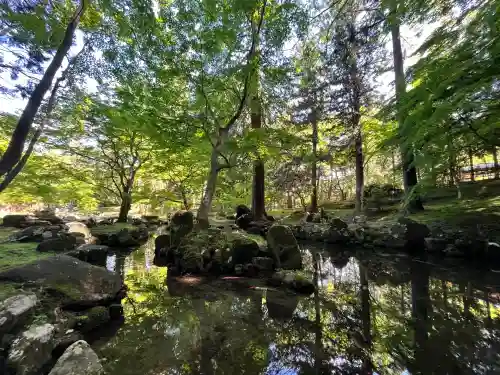 北畠神社の{uncategorized: "未分類", other: "その他", undefined: "問題あり", building: "その他建物", grave: "お墓", sacred_gate: "鳥居", guardian: "狛犬", statue: "像", buddha: "仏像", history: "歴史", nature: "自然", garden: "庭園", animal: "動物", pagoda: "塔", temizu: "手水舎", mountain_gate: "山門・神門", sanctuary: "本殿・本堂", subordinate: "末社・摂社", art: "芸術", scenery: "景色", jizo: "地蔵", ema: "絵馬", goshuin: "御朱印", omikuji: "おみくじ", items: "授与品その他", amulet: "お守り", goshuincho: "御朱印帳", eats: "食事", festival: "お祭り", votive_dance: "神楽", shichigosan: "七五三参", wedding: "結婚式", experience: "体験その他", initially: "初詣", around: "周辺", anti_infection: "感染症対策"}