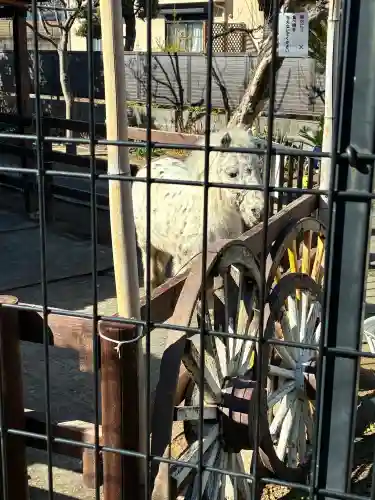 五方山熊野神社の{uncategorized: "未分類", other: "その他", undefined: "問題あり", building: "その他建物", grave: "お墓", sacred_gate: "鳥居", guardian: "狛犬", statue: "像", buddha: "仏像", history: "歴史", nature: "自然", garden: "庭園", animal: "動物", pagoda: "塔", temizu: "手水舎", mountain_gate: "山門・神門", sanctuary: "本殿・本堂", subordinate: "末社・摂社", art: "芸術", scenery: "景色", jizo: "地蔵", ema: "絵馬", goshuin: "御朱印", omikuji: "おみくじ", items: "授与品その他", amulet: "お守り", goshuincho: "御朱印帳", eats: "食事", festival: "お祭り", votive_dance: "神楽", shichigosan: "七五三参", wedding: "結婚式", experience: "体験その他", initially: "初詣", around: "周辺", anti_infection: "感染症対策"}