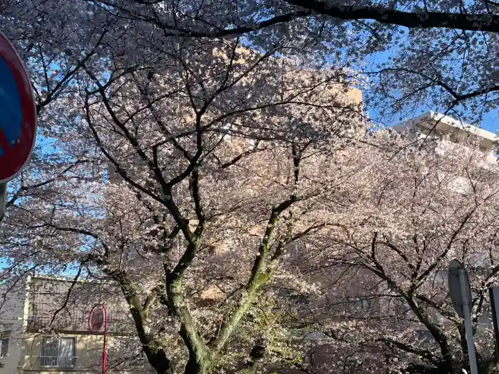 弘明寺の{uncategorized: "未分類", other: "その他", undefined: "問題あり", building: "その他建物", grave: "お墓", sacred_gate: "鳥居", guardian: "狛犬", statue: "像", buddha: "仏像", history: "歴史", nature: "自然", garden: "庭園", animal: "動物", pagoda: "塔", temizu: "手水舎", mountain_gate: "山門・神門", sanctuary: "本殿・本堂", subordinate: "末社・摂社", art: "芸術", scenery: "景色", jizo: "地蔵", ema: "絵馬", goshuin: "御朱印", omikuji: "おみくじ", items: "授与品その他", amulet: "お守り", goshuincho: "御朱印帳", eats: "食事", festival: "お祭り", votive_dance: "神楽", shichigosan: "七五三参", wedding: "結婚式", experience: "体験その他", initially: "初詣", around: "周辺", anti_infection: "感染症対策"}
